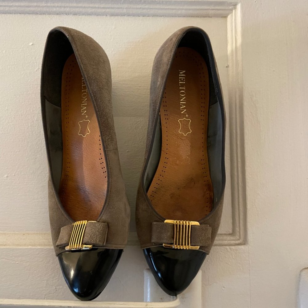 Vintage Cap Toe Gray Suede Kitten Heel Patent Leather Gold Tone Buckle Flats - Picture 2 of 2